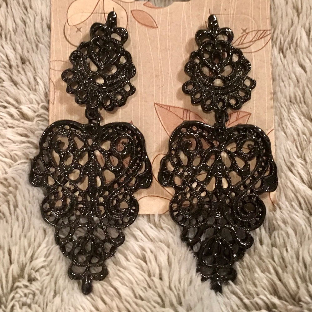 Black Metal Filigree Earrings NWT